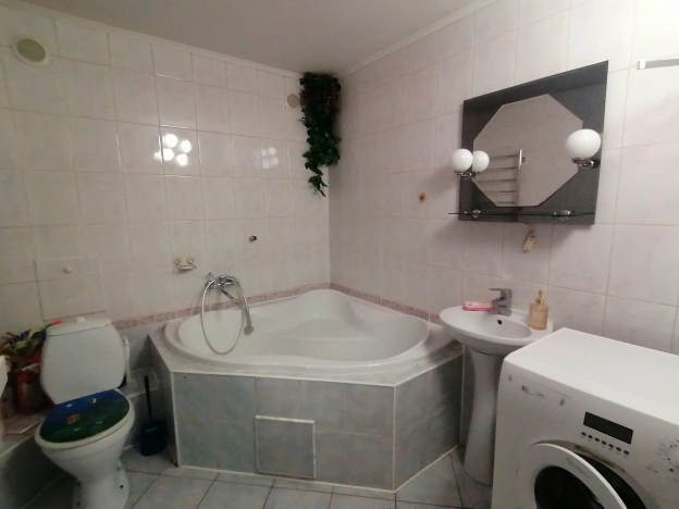 Купить трехкомнатную квартиру в районе Центральный в Калининграде. Вариант № 731710, 15, площадь -  квм, цена 7500000 рублей