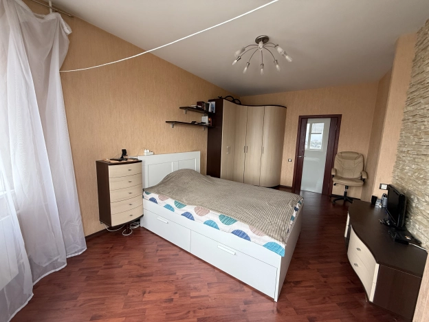 Купить двухкомнатную квартиру на вторичке у метро Улица Горчакова в Москве. Вариант № 53819, 4, площадь -  квм, цена 12300000 рублей