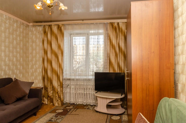 Купить трехкомнатную квартиру в Новосибирске. Вариант № 6883683, 13, площадь -  квм, цена 4700000 рублей