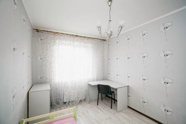 Купить двухкомнатную квартиру в Омске. Вариант № 6816396, 14, площадь -  квм, цена 6850000 рублей