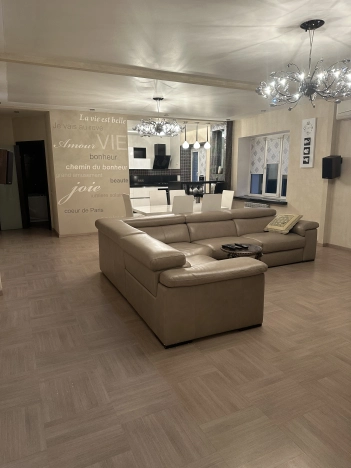 Купить трехкомнатную квартиру в Микрорайоне Арбеково, Октябрьский район в Пензе. Вариант № 1740763, 1, площадь -  квм, цена 10500000 рублей