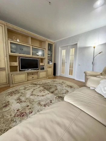 Купить трехкомнатную квартиру в Ростовской области. Вариант № 9614192, 3, площадь -  квм, цена 7800000 рублей