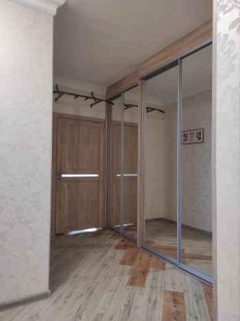 Купить четырехкомнатную квартиру в районе Октябрьский в Новосибирске. Вариант № 5317, 18, площадь -  квм, цена 14800000 рублей