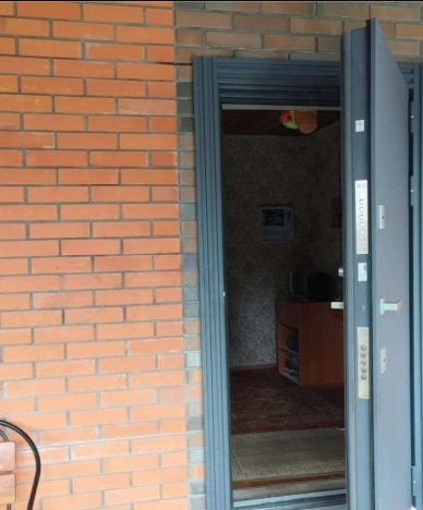 Купить дом на улице Набережная в Тюменской области. Вариант № 33688, 8, площадь -  квм, цена 8900000 рублей