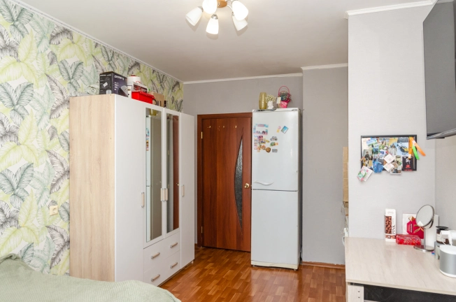 Купить квартиру на улице Тюленина в Новосибирске. Вариант № 29386, 5, площадь -  квм, цена 3090000 рублей