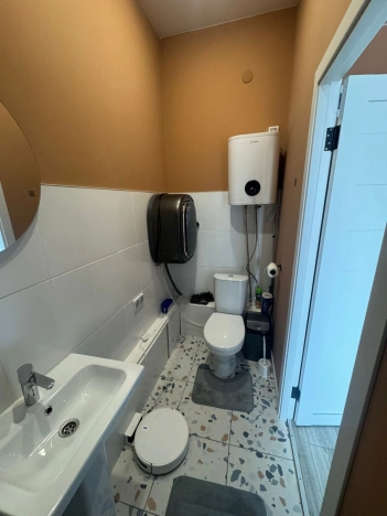 Снять квартиру в районе Центральный в Новосибирске. Вариант № 349664, 8, площадь -  квм, цена 35000 рублей