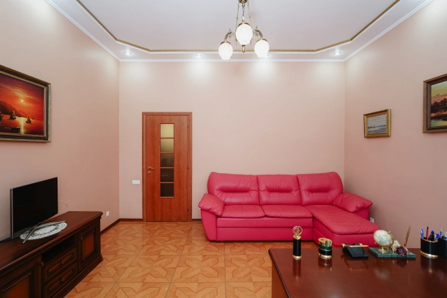 Купить таунхаус в Омске. Вариант № 37970, 11, площадь -  квм, цена 35000000 рублей