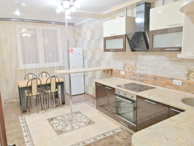 Купить двухкомнатную квартиру в Краснодаре. Вариант № 7610525, 3, площадь -  квм, цена 12400000 рублей