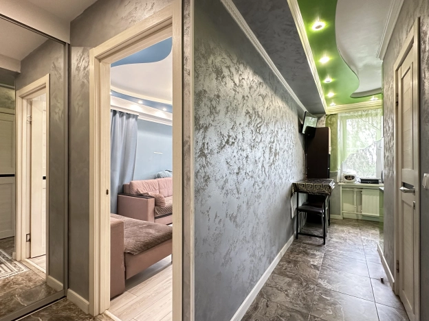 Купить двухкомнатную квартиру в районе Калининский в Санкт-Петербурге. Вариант № 51668, 5, площадь -  квм, цена 14899000 рублей