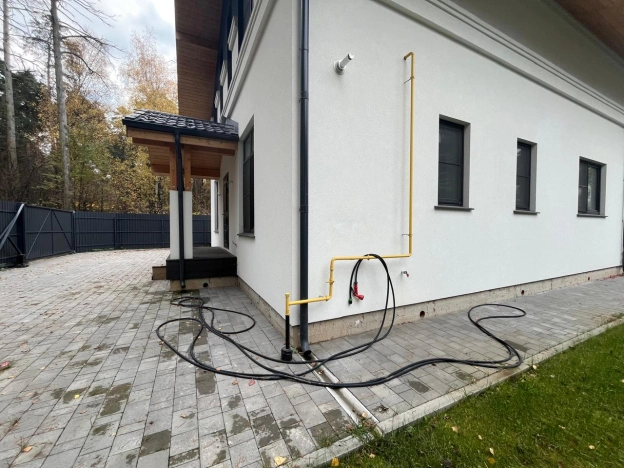 Купить дом в Москве. Вариант № 7844222, 4, площадь -  квм, цена 23800000 рублей