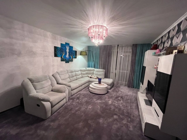 Купить трехкомнатную квартиру в Светлогорске. Вариант № 4321, 0, площадь -  квм, цена 18350000 рублей