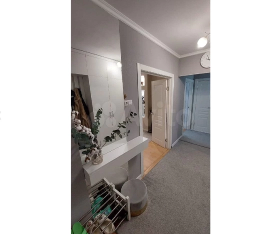 Купить трехкомнатную квартиру на вторичке в Микрорайоне 8-й, Элиста в Элисте. Вариант № 14035, 9, площадь -  квм, цена 7000000 рублей