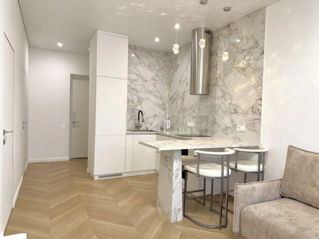 Купить квартиру в Москве. Вариант № 10434894, 18, площадь -  квм, цена 21000000 рублей