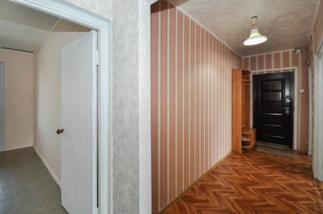 Купить трехкомнатную квартиру в районе Советский в Новосибирске. Вариант № 35284, 18, площадь -  квм, цена 5500000 рублей