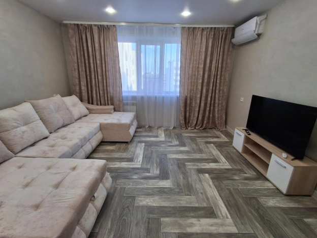 Снять квартиру в Тобольске. Вариант № 9552629, 8, площадь -  квм, цена 60000 рублей