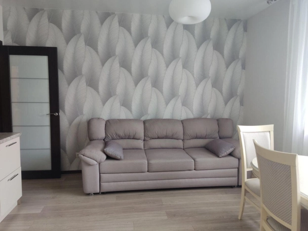 Купить трехкомнатную квартиру в Новосибирске. Вариант № 9561913, 5, площадь -  квм, цена 9900000 рублей