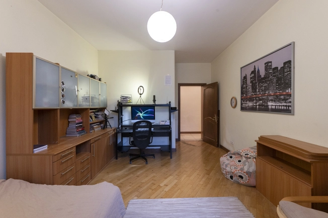 Купить четырехкомнатную квартиру в районе Сокол в Москве. Вариант № 19435, 20, площадь -  квм, цена 30600000 рублей