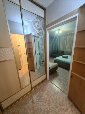 Снять квартиру в Тобольске. Вариант № 3281423, 5, площадь -  квм, цена 45000 рублей