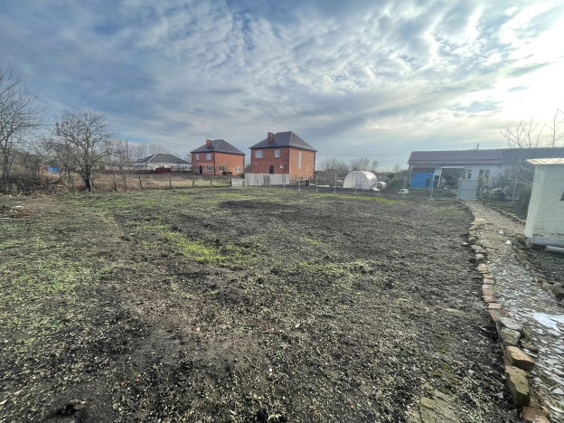 Купить земельный участок в Краснодаре. Вариант № 19531, 3, площадь -  квм, цена 900000 рублей