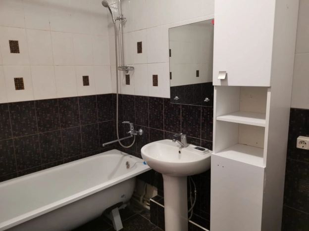 Купить квартиру на вторичке на улице Родионова в Нижнем Новгороде. Вариант № 2480, 6, площадь -  квм, цена 9700000 рублей