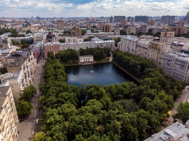 Купить четырехкомнатную квартиру в ЦАО в Москве. Вариант № 14595, 12, площадь -  квм, цена 230000000 рублей