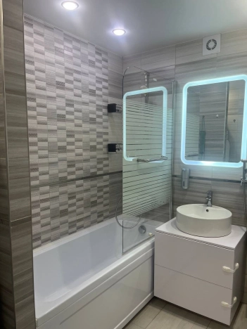 Купить двухкомнатную квартиру в Омске. Вариант № 3264181, 19, площадь -  квм, цена 6900000 рублей