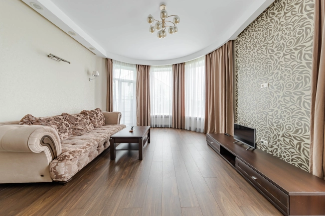 Купить квартиру на вторичке у метро Беговая в Санкт-Петербурге. Вариант № 956858, 5, площадь -  квм, цена 16300000 рублей