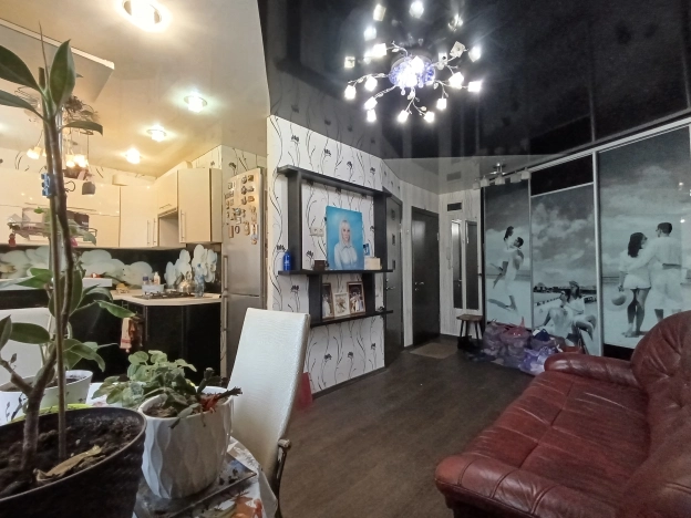 Купить трехкомнатную квартиру на улице Грибоедова в Коврове. Вариант № 379982, 6, площадь -  квм, цена 4000000 рублей