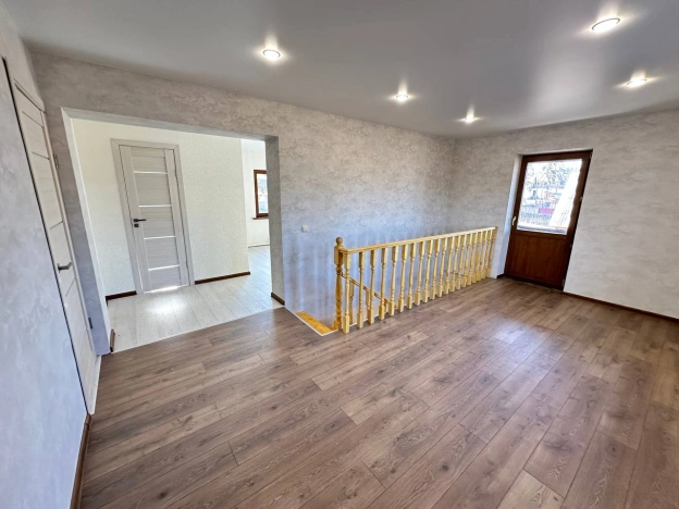 Купить дом на улице Белокаменная в Улан-Удэ. Вариант № 5639, 4, площадь -  квм, цена 9500000 рублей