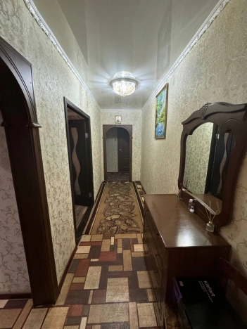 Купить трехкомнатную квартиру в Старом Осколе. Вариант № 16983, 8, площадь -  квм, цена 5370000 рублей