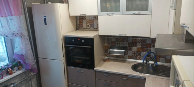 Купить трехкомнатную квартиру в Сыктывкаре. Вариант № 2182771, 3, площадь -  квм, цена 5800000 рублей