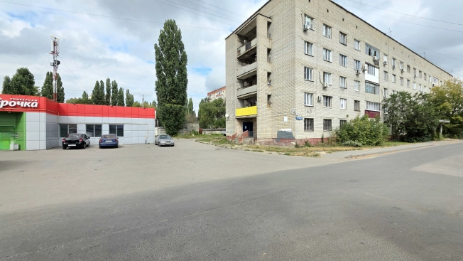 Купить комнату в Липецкой области. Вариант № 3817848, 16, площадь -  квм, цена 1350000 рублей