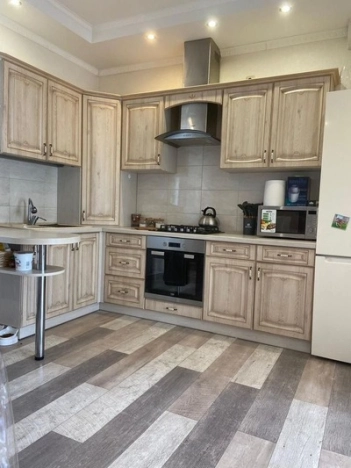 Купить четырехкомнатную квартиру в Калининградской области. Вариант № 2841834, 18, площадь -  квм, цена 5950000 рублей