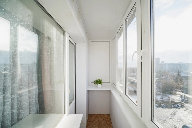 Купить двухкомнатную квартиру в Омске. Вариант № 8511441, 3, площадь -  квм, цена 4000000 рублей