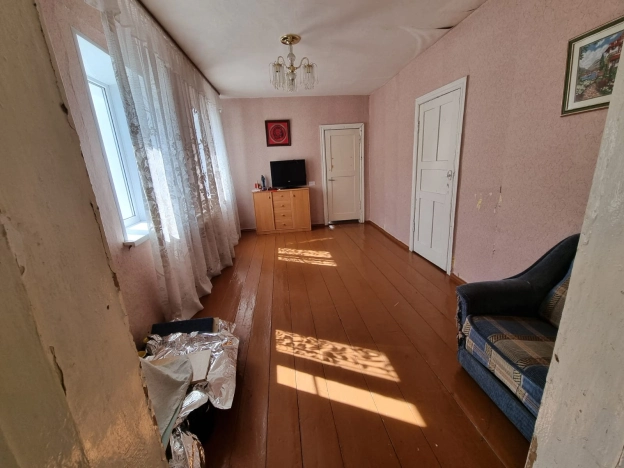 Купить дом на улице Хомутникова в Элисте. Вариант № 7904, 3, площадь -  квм, цена 5700000 рублей