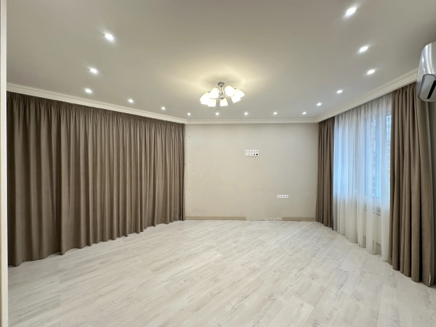 Купить четырехкомнатную квартиру в районе Сокол в Москве. Вариант № 32658, 8, площадь -  квм, цена 40000000 рублей