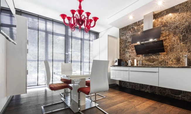 Купить двухкомнатную квартиру на вторичке в районе Центральный в Калининграде. Вариант № 7239, 3, площадь -  квм, цена 18500000 рублей