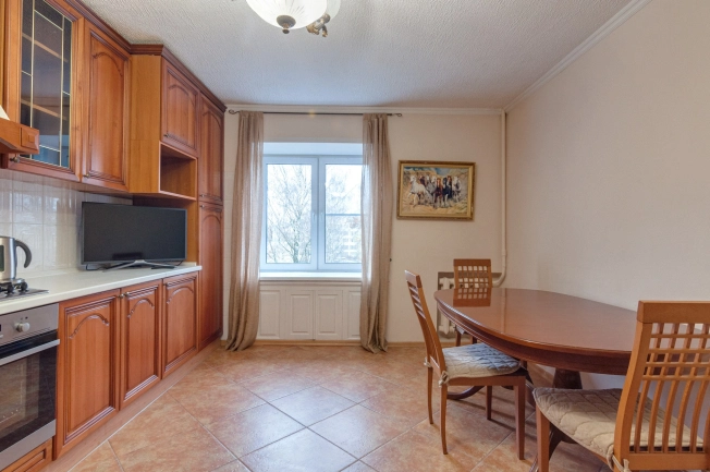 Купить квартиру в Вологодской области. Вариант № 8790858, 30, площадь -  квм, цена 12000000 рублей