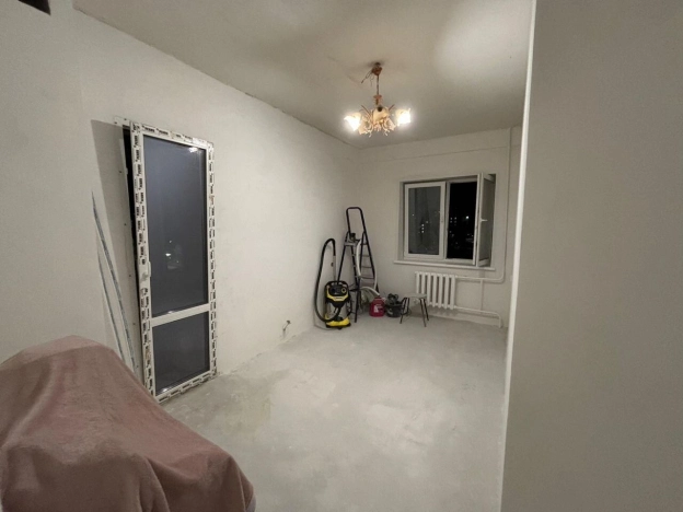 Купить однокомнатную квартиру в Старом Осколе. Вариант № 7483309, 4, площадь -  квм, цена 3700000 рублей