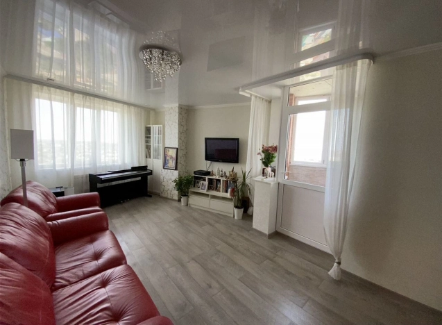 Купить трехкомнатную квартиру в Ростовской области. Вариант № 3300547, 3, площадь -  квм, цена 11999999 рублей