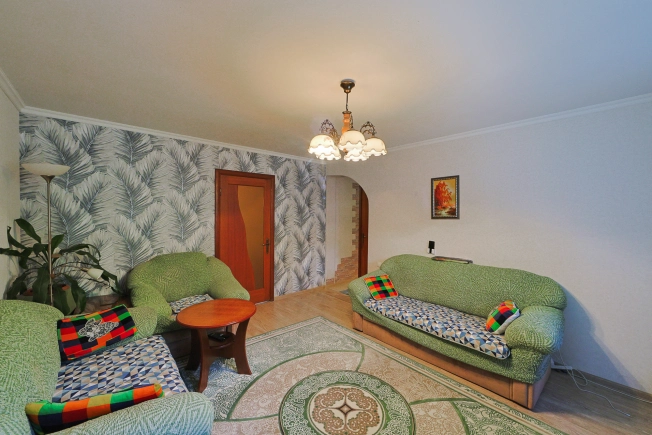 Купить четырехкомнатную квартиру в районе Московский в Калининграде. Вариант № 8560234, 15, площадь -  квм, цена 17999999 рублей