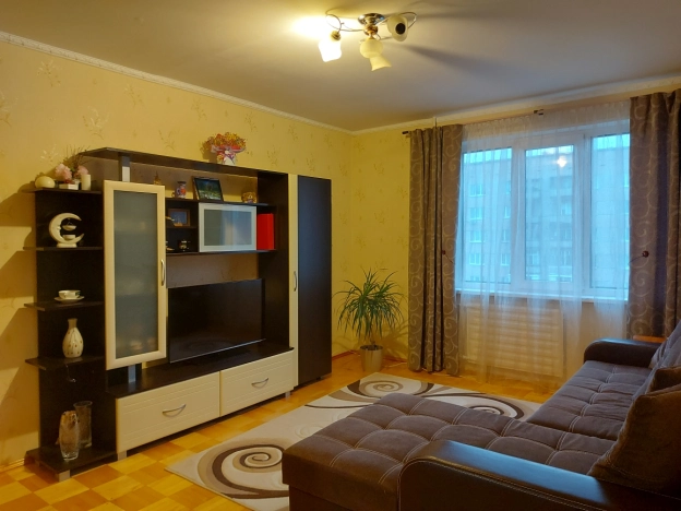 Купить трехкомнатную квартиру в Микрорайоне 2-й, Северо-Западный жилой район в Ижевске. Вариант № 9574973, 0, площадь -  квм, цена 4800000 рублей