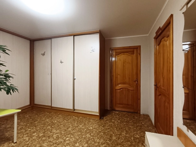 Купить дом в Омске. Вариант № 48595, 10, площадь -  квм, цена 9300000 рублей