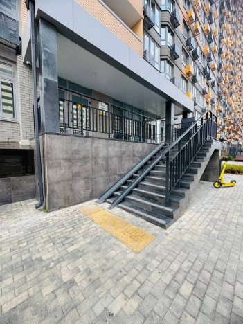 Купить двухкомнатную квартиру в Краснодаре. Вариант № 9902802, 36, площадь -  квм, цена 12000000 рублей