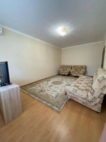 Купить трехкомнатную квартиру на вторичке в Микрорайоне 8-й, Элиста в Элисте. Вариант № 29511, 1, площадь -  квм, цена 7500000 рублей