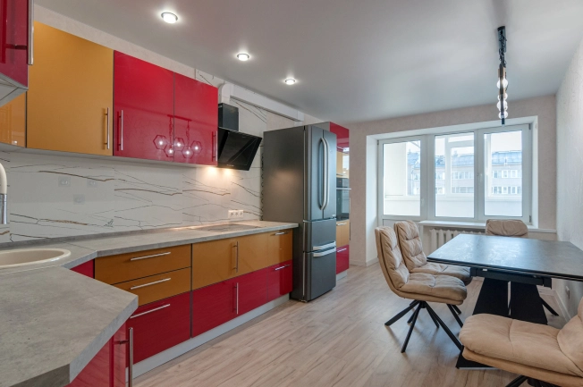 Купить двухкомнатную квартиру на улице Майская в Вологодской области. Вариант № 5447817, 18, площадь -  квм, цена 7900000 рублей