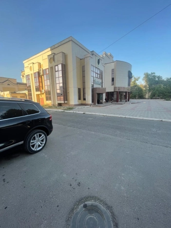 Купить коммерческую недвижимость в Элисте. Вариант № 12515, 8, площадь -  квм, цена 3600000 рублей