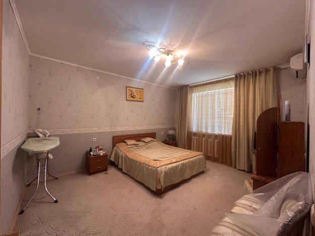 Купить квартиру на улице Университетский проспект в Волгограде. Вариант № 7512, 6, площадь - квм, цена 9000000 рублей