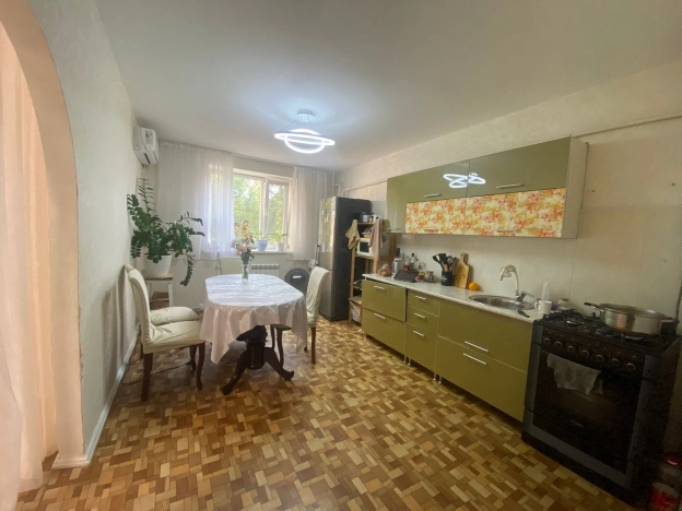 Купить трехкомнатную квартиру на улице 6-я Линия в Ростовской области. Вариант № 5346292, 7, площадь -  квм, цена 6650000 рублей