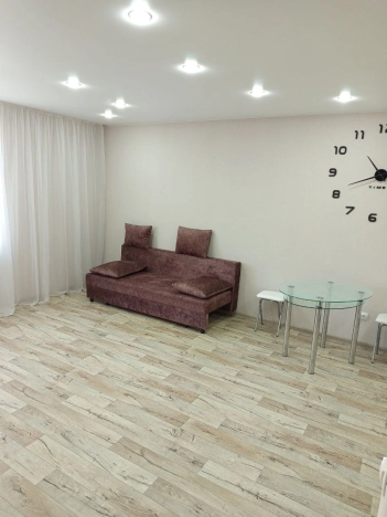 Снять квартиру в Тобольске. Вариант № 10272245, 14, площадь -  квм, цена 40000 рублей